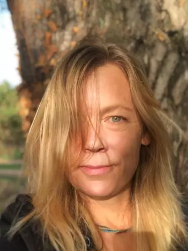 anne f delouis outside